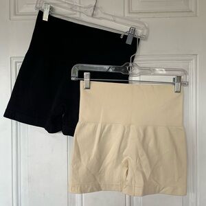 OQQ Bundle Women's Black and Cream Active Shorts size M.New without tags.